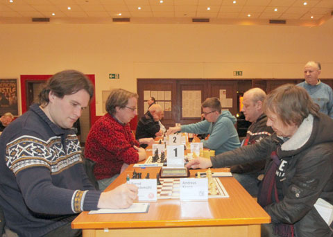 In der Schlußrunde das Siegertrio im Bild eingefangen: Bernd Brendemühl (vorn links, 1. Platz), dahinter Jörg Grube (3. Platz) und Andreas Kropp (vorn rechts, 2. Platz)